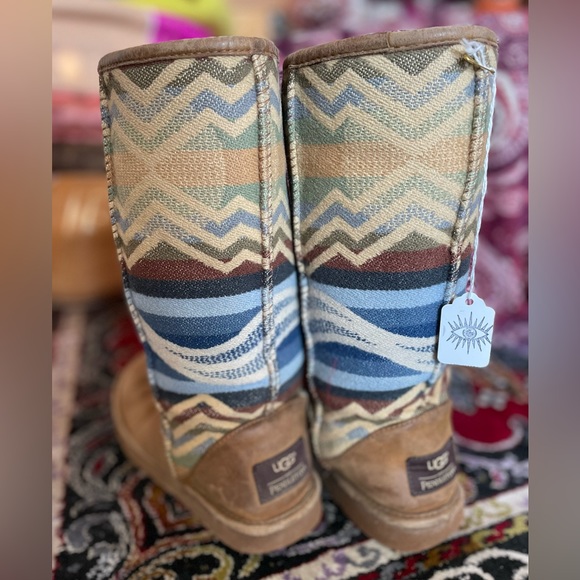 Pendleton Uggs - size 7.5 - Picture 2 of 5
